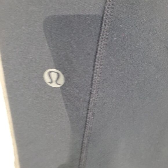 Lululemon gray raspberry groove crop pants 6 - Picture 6 of 7